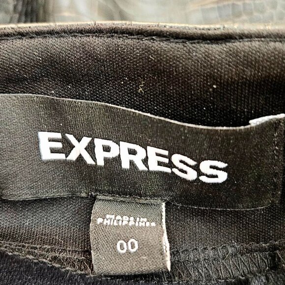 Express Faux Crocodile Black Mini Skirt Size XS (00) NWOT Never Worn Lined - Picture 9 of 14